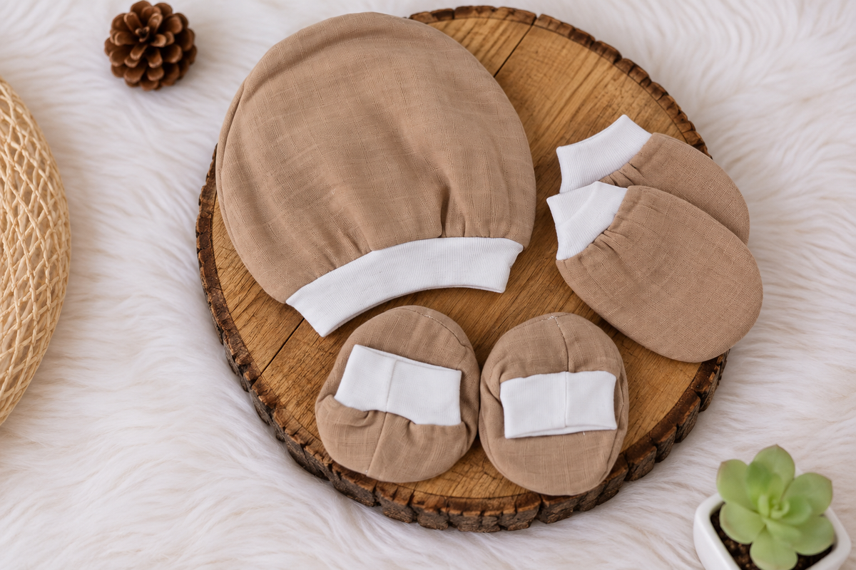 Mittens, caps & Booties - Solid Brown