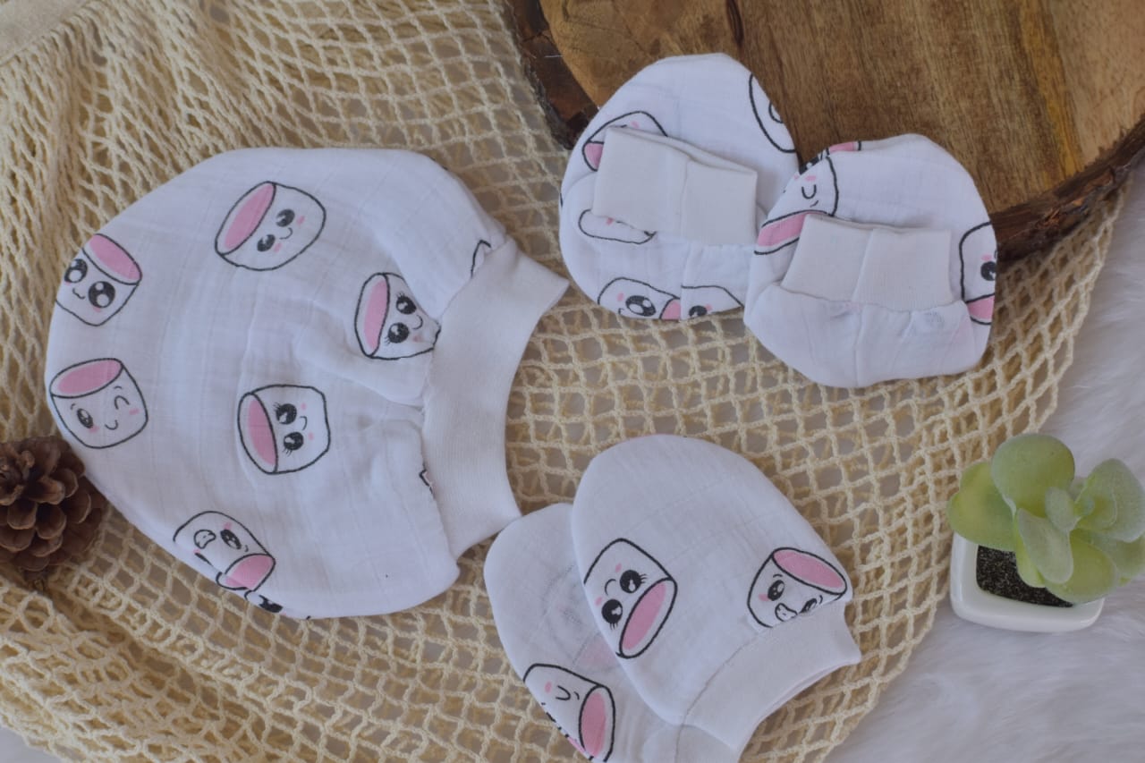 Mittens, caps & Booties - Marshmallow