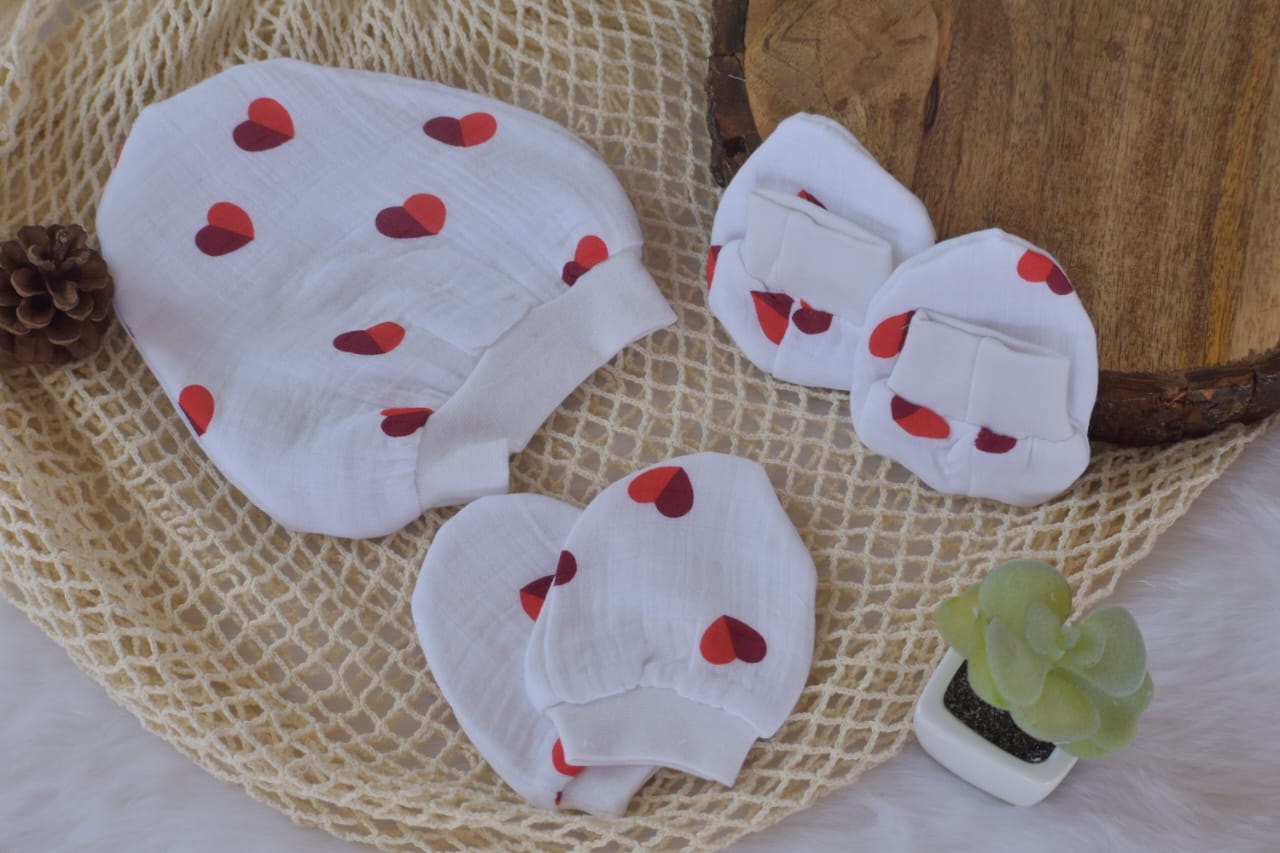 Mittens, caps & Booties - Valentine